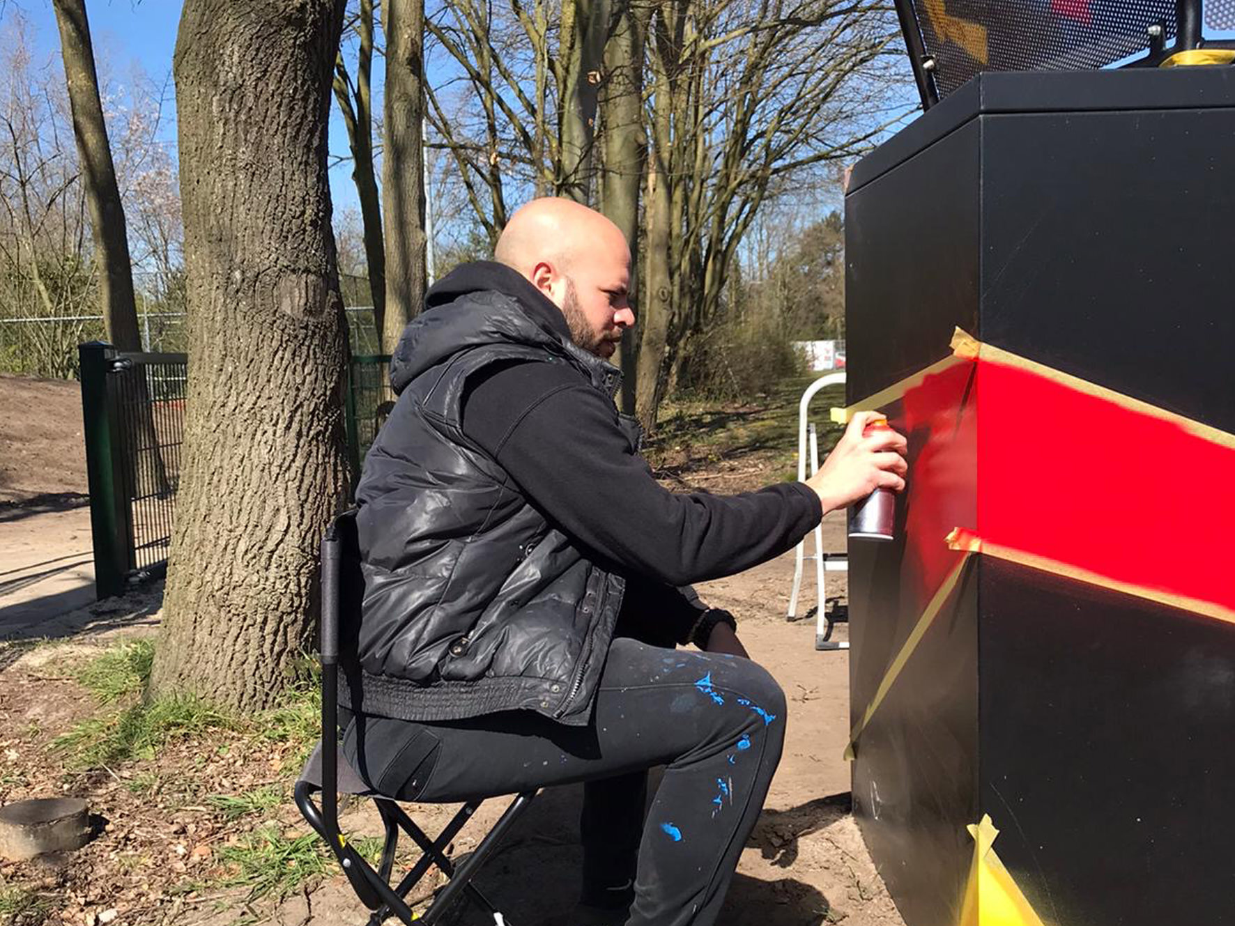 Graffitikunstenaars Pimpen Afvalbak Graffitikunstenaars Pimpen Afvalbak